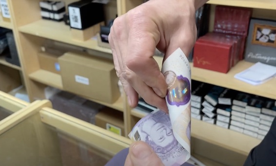 How to roll up a banknote for Dave's Sugar Routine